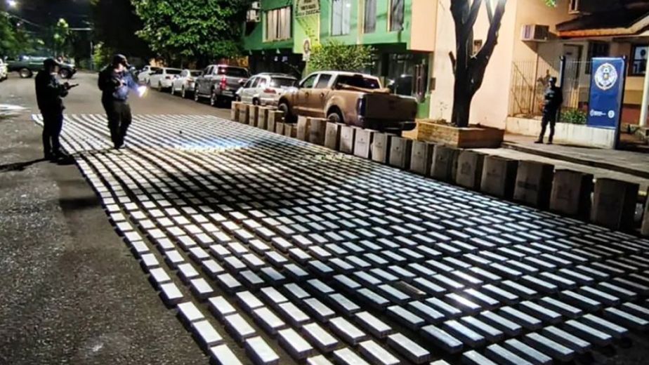 Secuestran millonaria carga de cigarrillos de contrabando en Puerto Iguazú