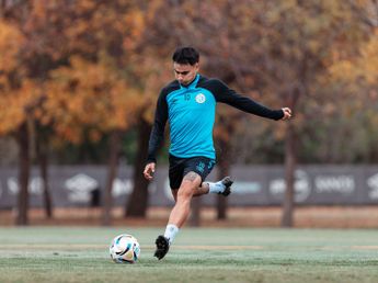 Lucas Zelarayán, capitán de Belgrano, habló del clásico contra Talleres: "Vamos a jugar por..."