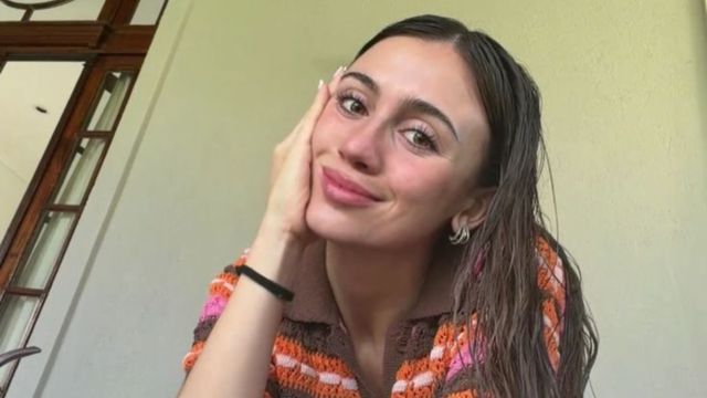 Morena Beltrán se sumó a la tendencia del vestido con jean y dio cátedra de estilo