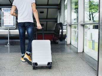Aerolíneas Argentinas eliminó el equipaje gratuito: cuánto costará llevar un carry on en la cabina