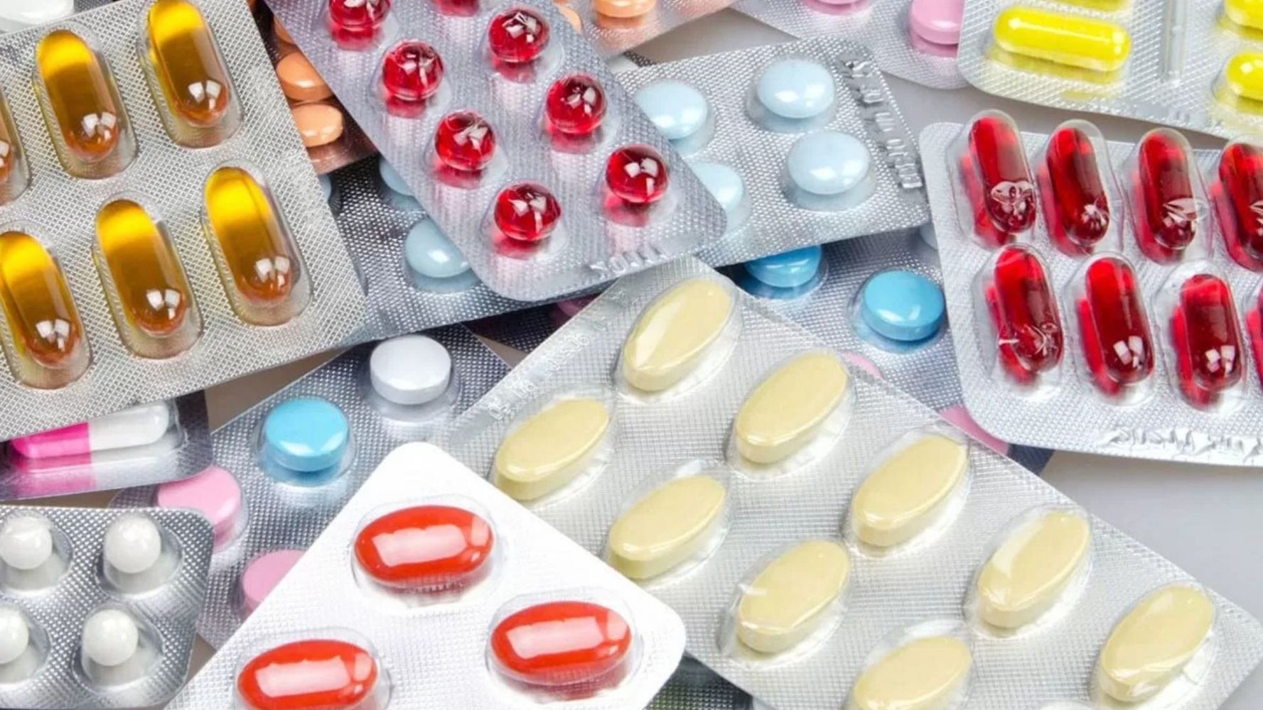 La nueva disposición permite la venta libre de más medicamentos, siempre en las dosis y presentaciones autorizadas.