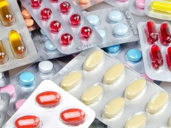 El Gobierno nacional impulsará la venta de medicamentos en góndola en las farmacias: cómo sería