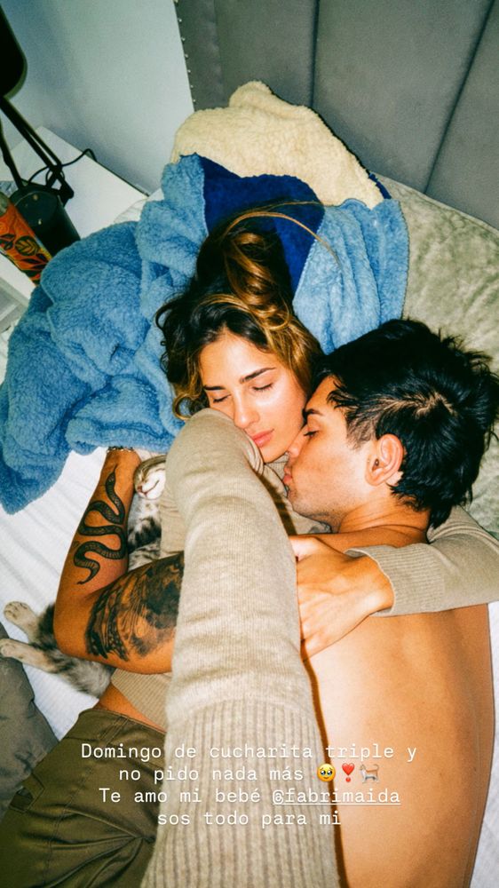 La foto íntima de Julieta Poggio con su novio que compartió en redes.