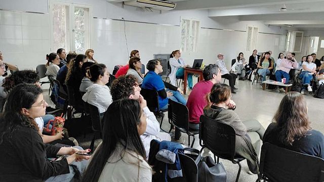 Los encuentros se realizan en el comité de docencia del hospital y están dirigidos a personal de salud.