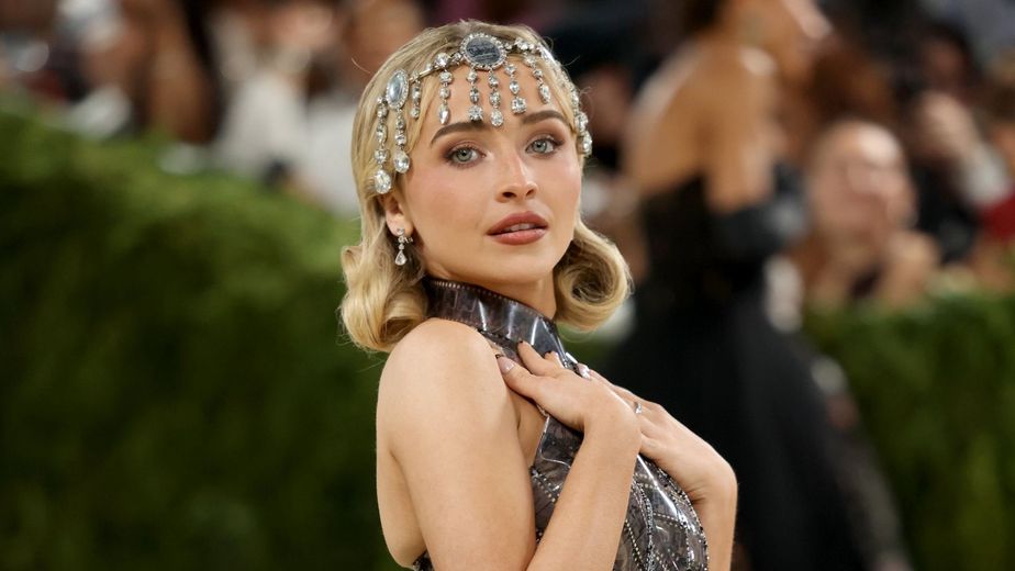 Met Gala 2026: De qué estaba hecho el vestido de Sabrina Carpenter inspirado en una película de Audrey Hepburn