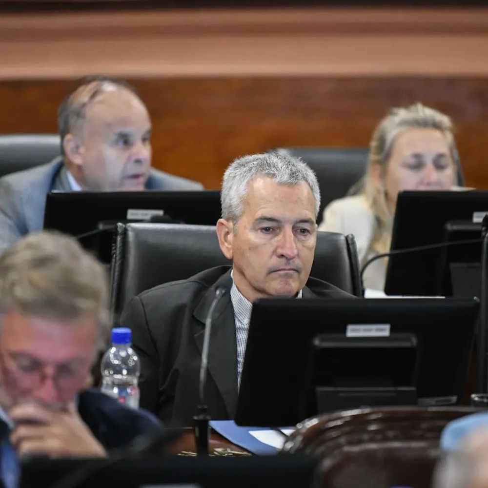 Carlos Damasco, ER.