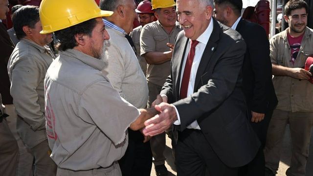 El mandatario pidió sostener el diálogo entre industriales, cañeros, proveedores y contratistas para evitar una sobreoferta de azúcar.