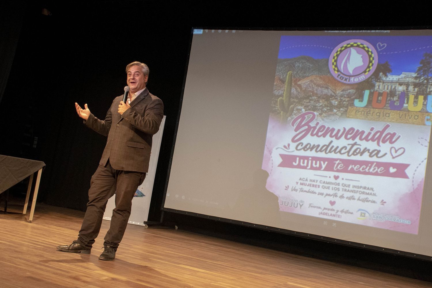 En su mensaje de bienvenida a las delegaciones, el concejal Gastón Millón valoró "la calidad de las mujeres conductoras" y la "responsabilidad” con que desempeñan su tarea.