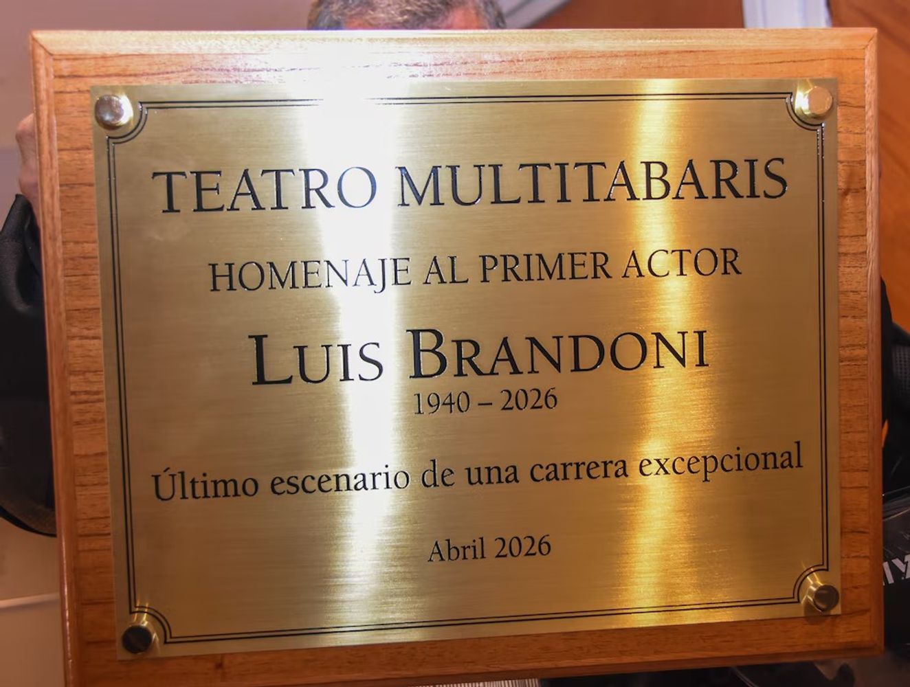 El Teatro Multitabaris despide por todo lo alto a Luis Brandoni.