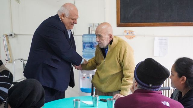 El ministro destacó la labor del equipo técnico y el acompañamiento cotidiano a los residentes.