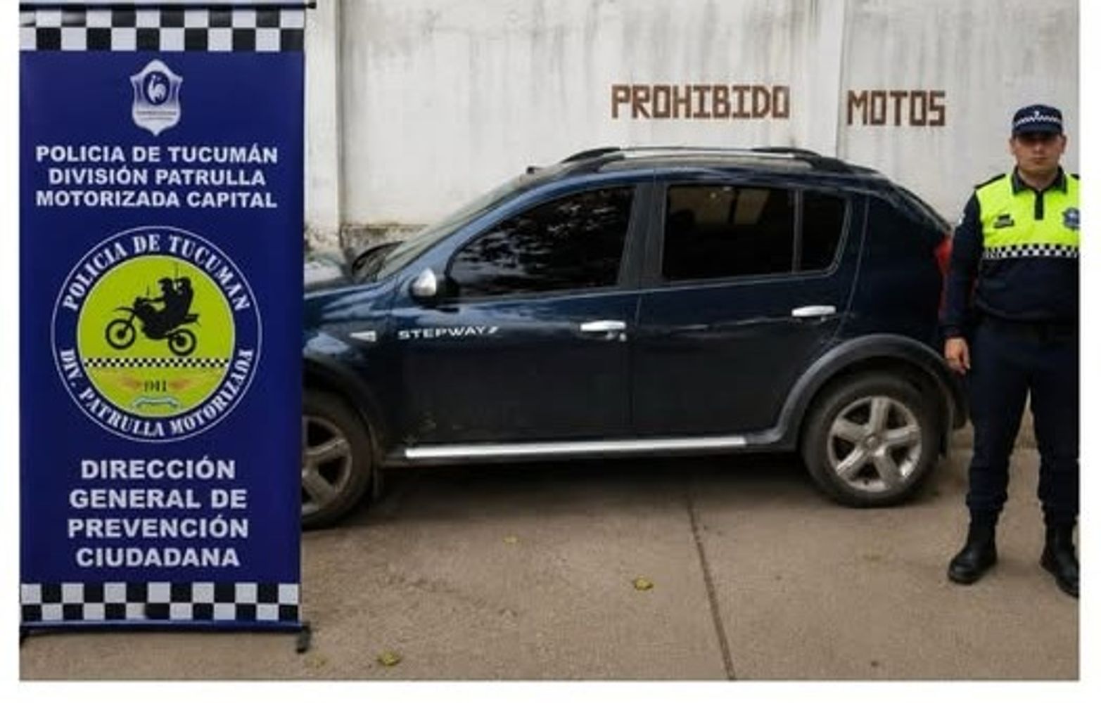 Dos hombres circulaban en un Renault Sandero con pedido de secuestro vigente.