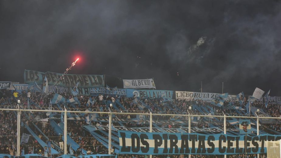 Belgrano ya vive el clásico ante Talleres, con el banderazo con sus jugadores en el Gigante