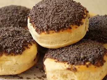 Tortitas negras caseras: el secreto para que salgan esponjosas por dentro y no se caiga el azúcar de arriba