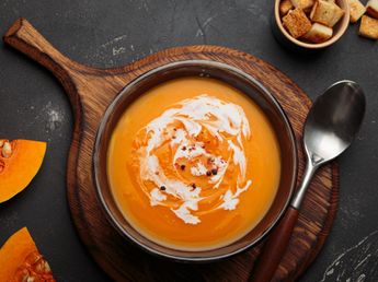 Sopa de calabaza en simples pasos y usando solo una olla: la receta ideal para los días fríos