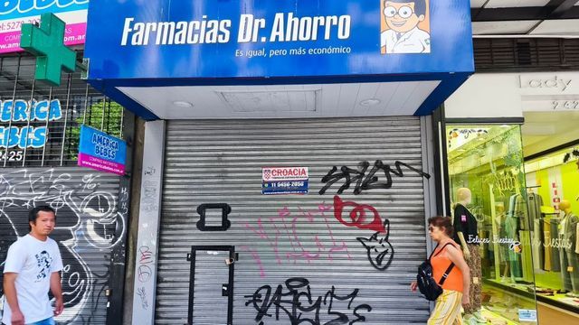 Cerraron las farmacias Dr. Ahorro