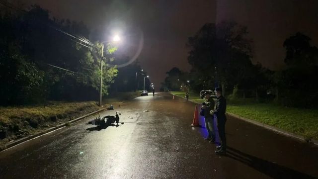 Un hombre murió tras despistar con su motocicleta en Puerto Iguazú.