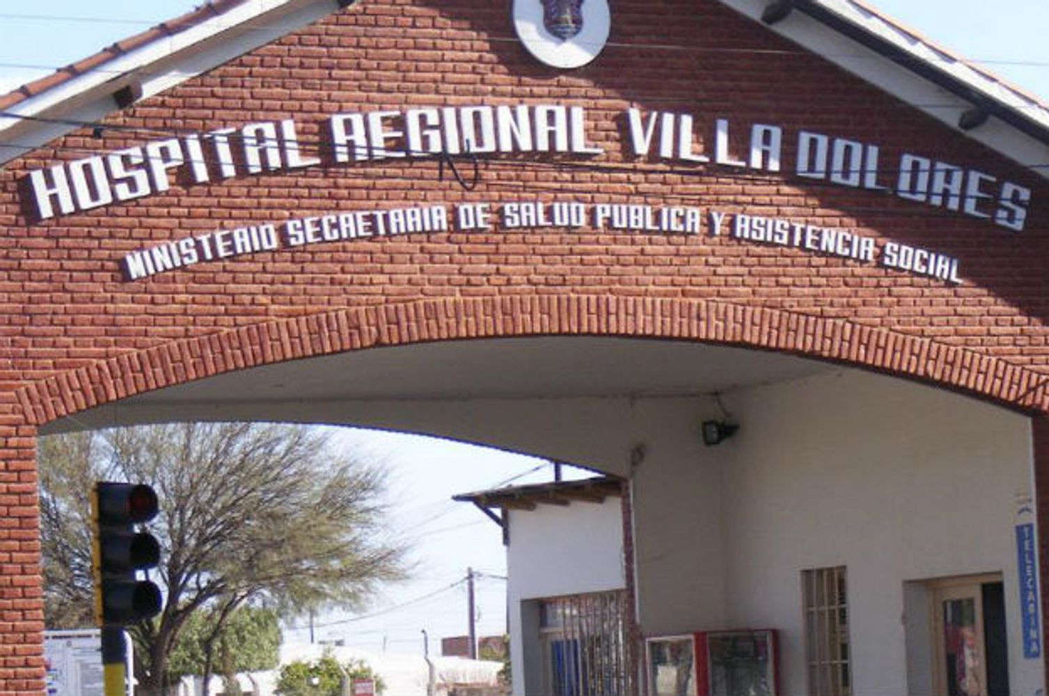 El joven fue llevado en primera instancia Hospital de Villa Dolores.