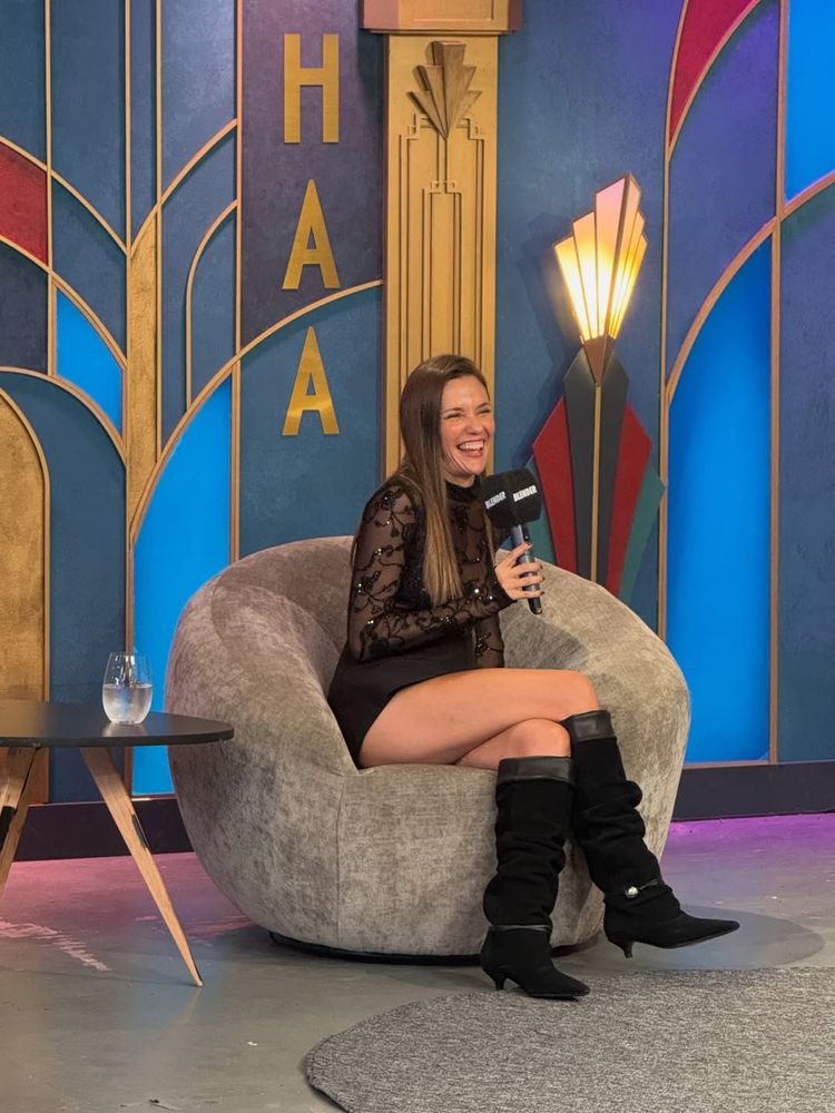 Luciana Rubinska se sumó a la tendencia del otoño y arrasó con un look de encaje total black