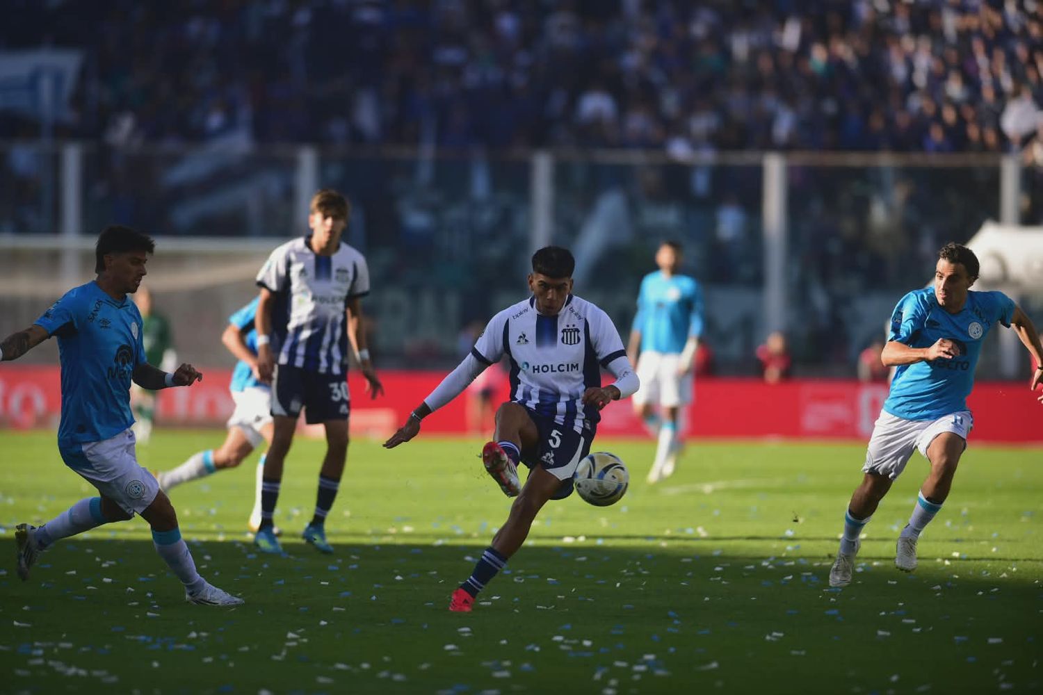 Talleres y Belgrano se miden en un clásico a pura expectativa en el Kempes.