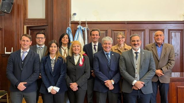 
Justicia de Paz: Posición de la Facultad de Derecho 


