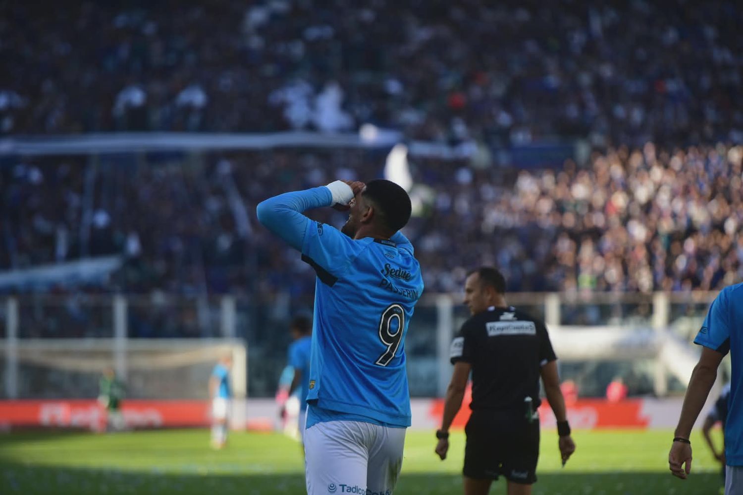 Lucas Passerini puso el 1 a 0 para Belgrano ante Talleres, pero el árbitro lo anuló, vía VAR