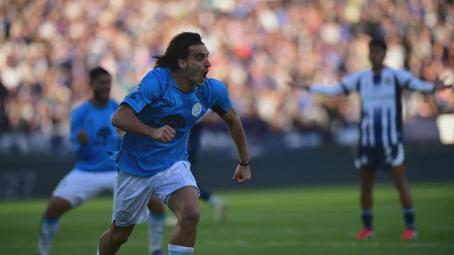 Golazo de González Metilli y loco festejo para el 1 a 0 de Belgrano ante Talleres.
