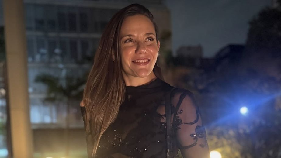 Luciana Rubinska se sumó a la tendencia del otoño y arrasó con un look de encaje total black