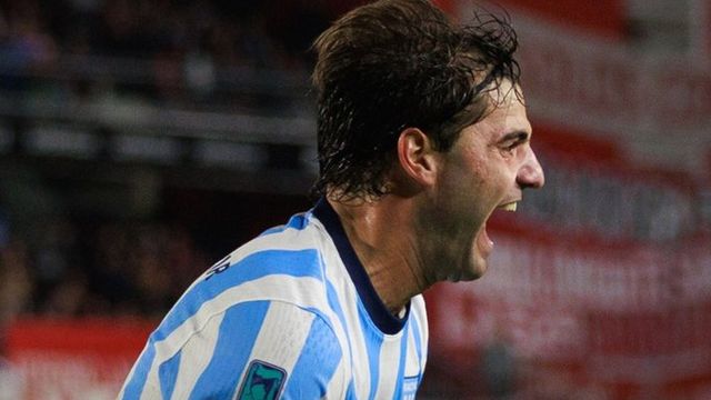 Santiago Sosa lo festeja con el alma. Racing derrotó a Estudiantes en La Plata y se metió en cuartos.