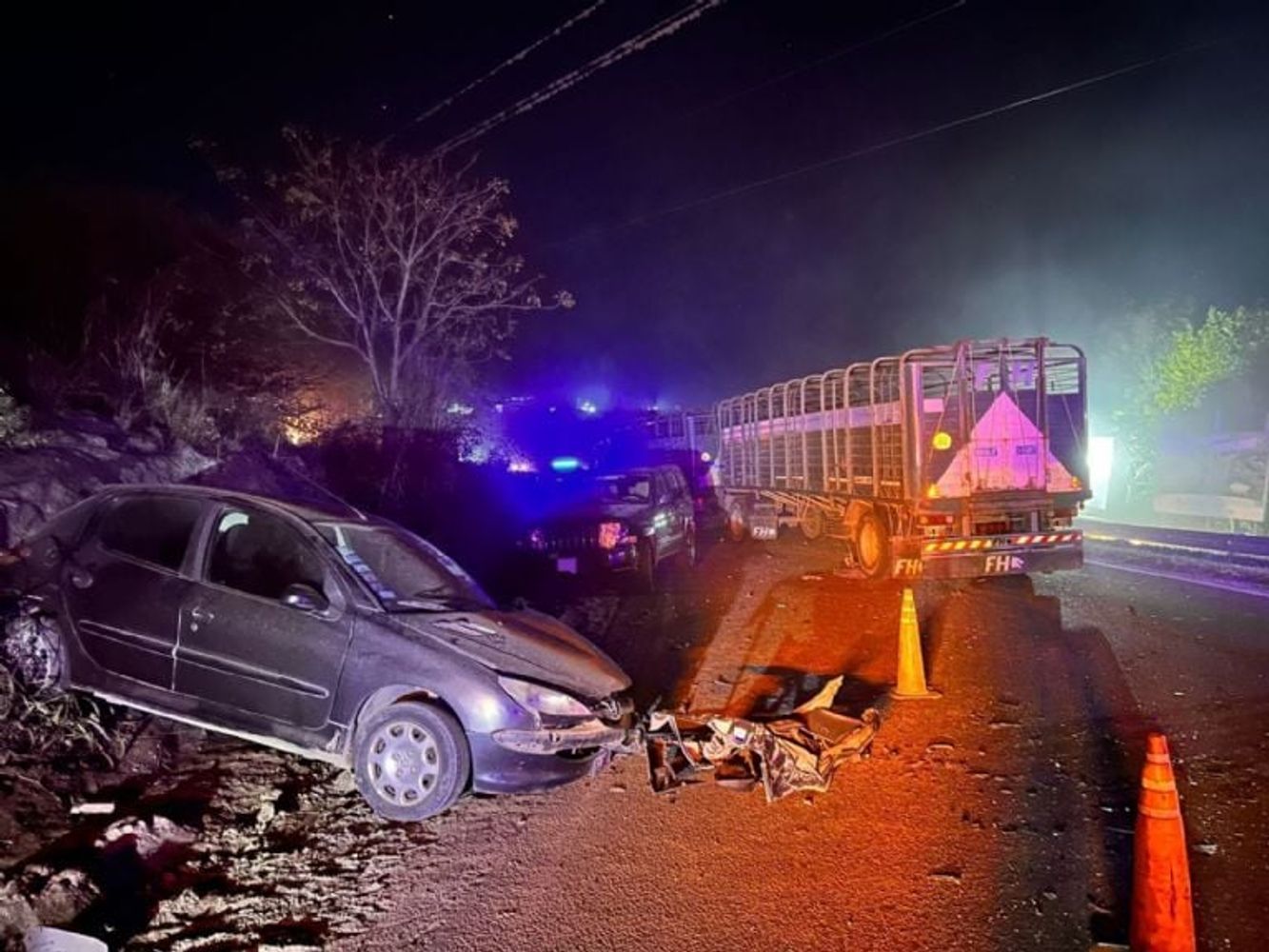 Fotos El Diario de CP. Un hombre quedó atrapado tras un fuerte choque múltiple sobre la Ruta 38 en Punilla