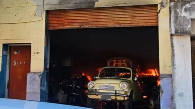 Feroz incendio en la ciudad de Córdoba.