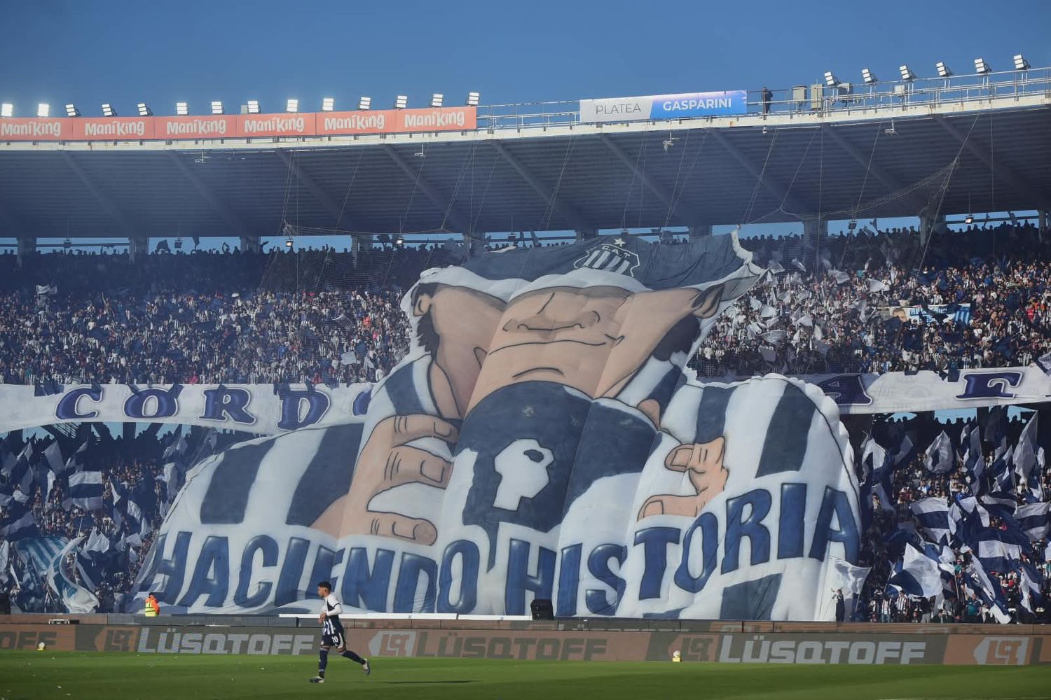 Talleres y un marco espectacular. Le faltó el cuadro...