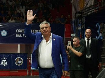 Un portazo en Córdoba que hace ruído: Emeterio Farías rompió con la mano derecha de Chiqui Tapia