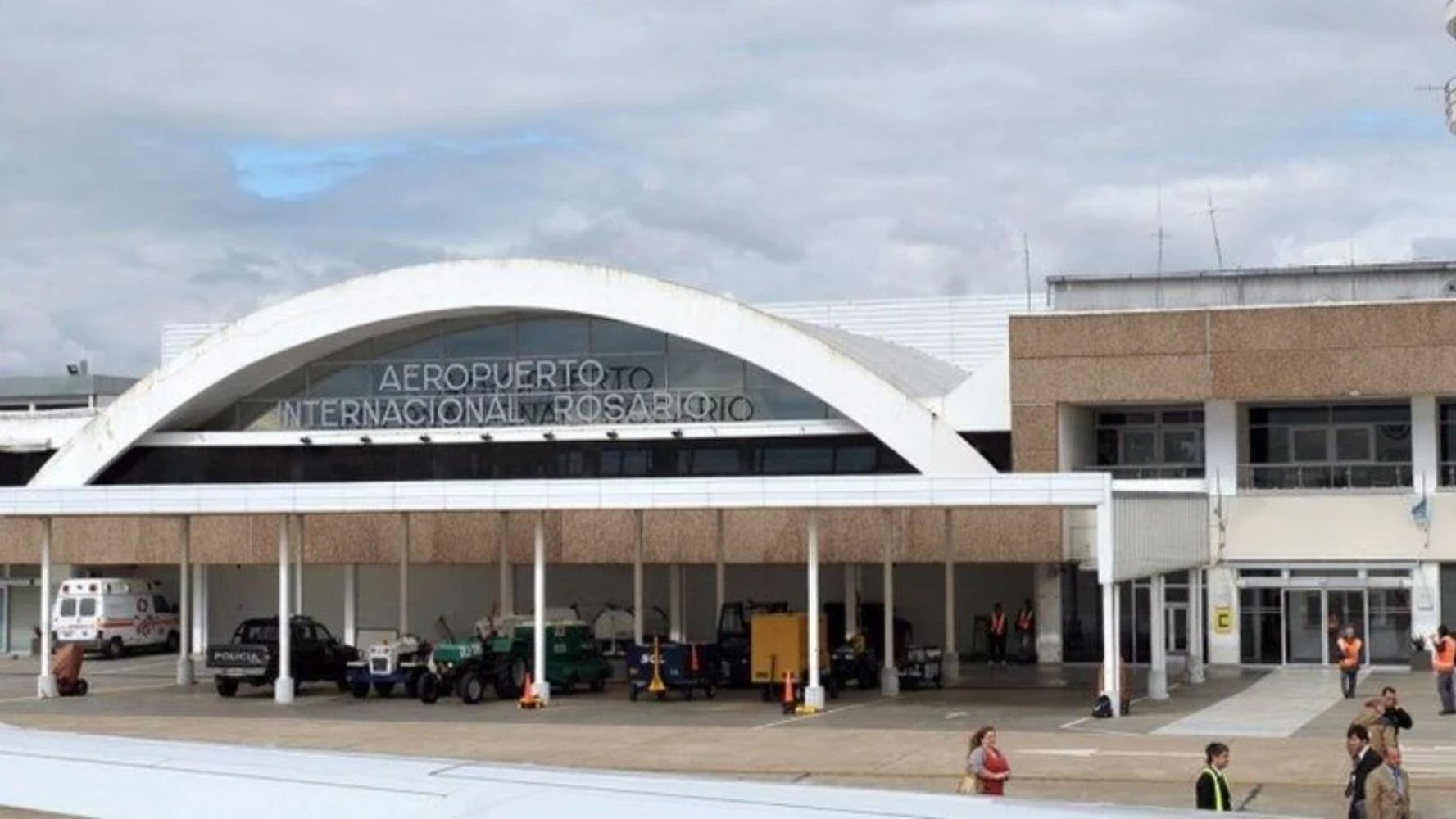 La pareja de rosarinos que protagonizó un escándalo en un vuelo internacional