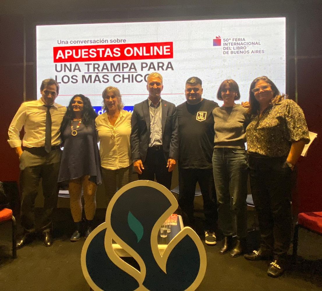 "La salida es colectiva": El CPA alertó sobre las apuestas online en adolescentes en una jornada a sala llena en la Feria del Libro