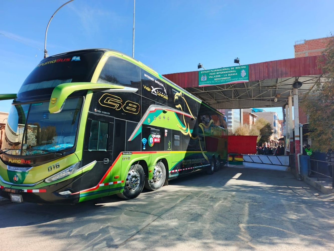El transporte vehicular se vio interrumpido este lunes en el puente internacional "Gobernador Horacio Guzmán" entre La Quiaca y Villazón por una protesta sindical de trabajadores bolivianos.