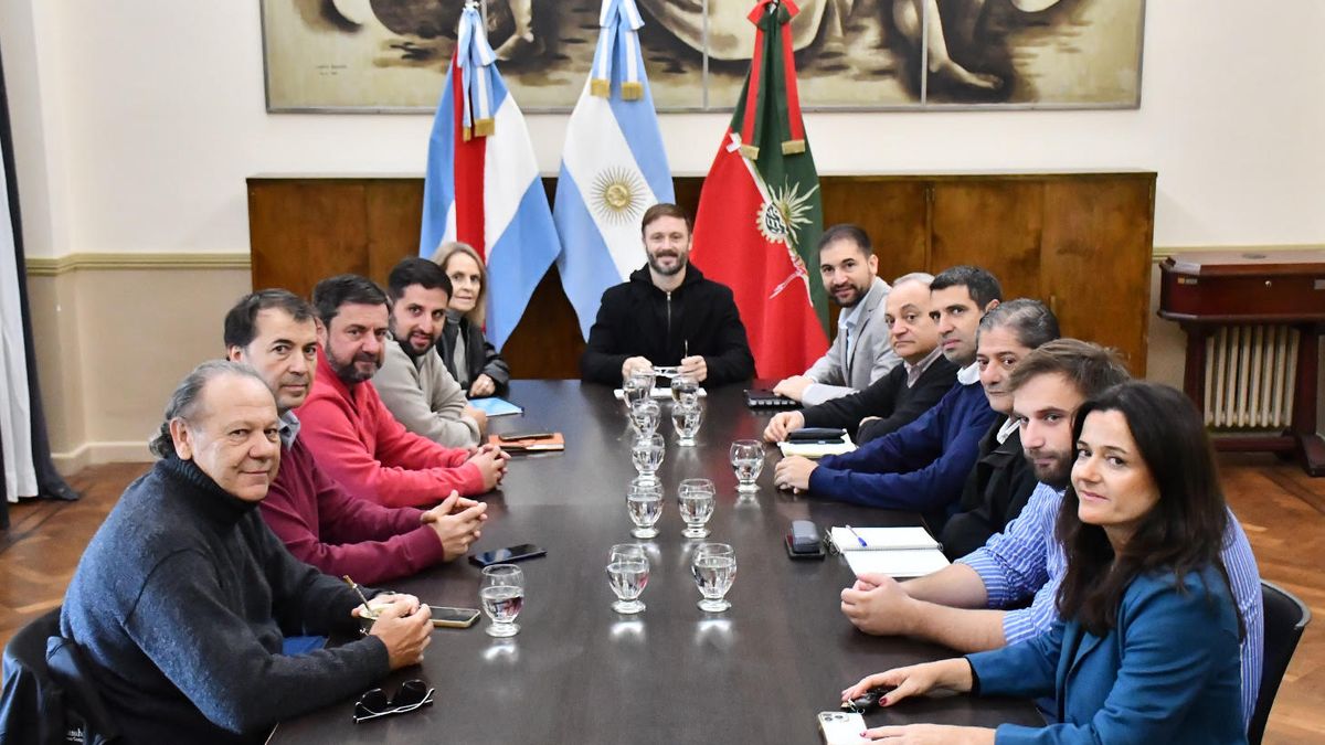 Concordia acelera su plan de obras: Azcué analizó con el gabinete los avances del programa hacia el Bicentenario