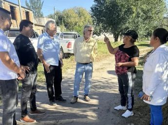 Vecinos y funcionarios encaminan gestiones por el acceso al agua potable en asentamientos