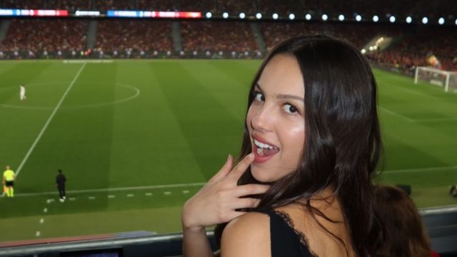 Olivia Rodrigo alentó al FC Barcelona y quedó "flechada" por un hincha: el video viral
