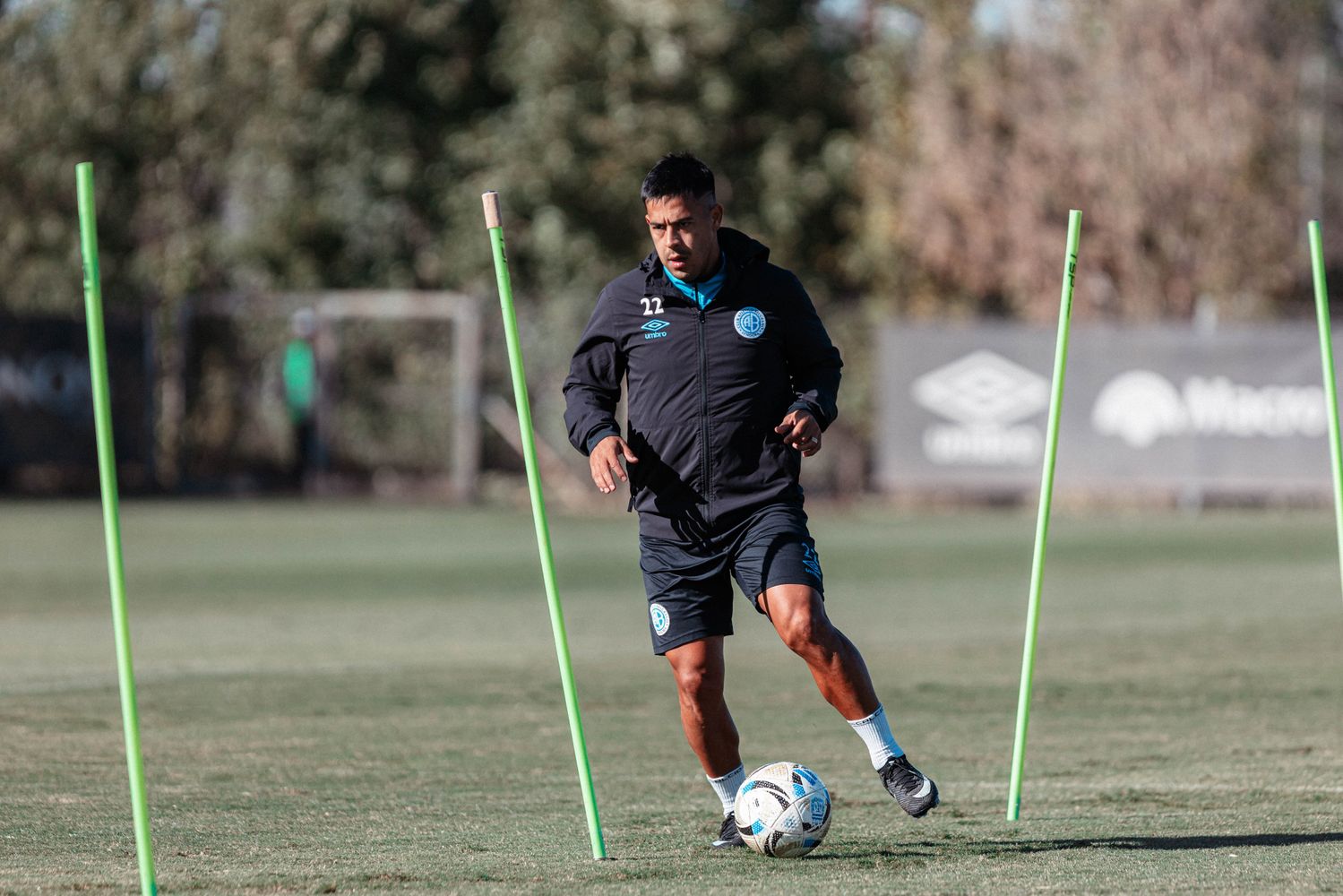 El "Uvita" Fernández retoma la titularidad en Belgrano, para un partido muy especial.