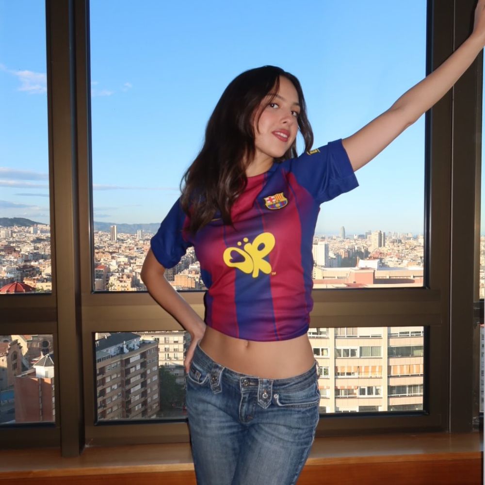 Olivia Rodrigo alentó al FC Barcelona y quedó "flechada" por un hincha: el video viral