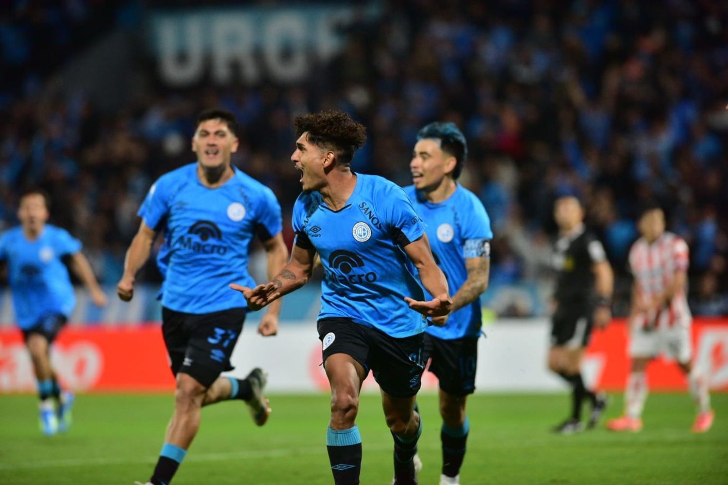 Adrián Sánchez de Belgrano se llena la boca de gol para Belgrano ante Unión