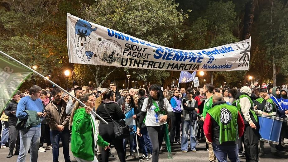 Entre Ríos se sumó a la marcha federal y convirtió la calle en un fuerte reclamo por la universidad pública