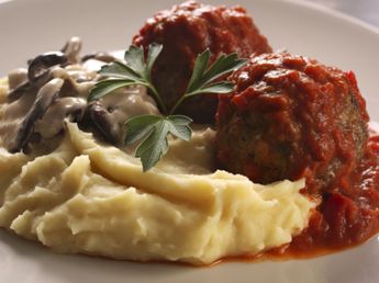 Albóndigas con puré: el ingrediente secreto de la receta clásica de bodegón