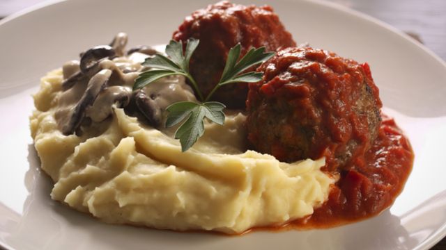 Albóndigas con puré: el ingrediente secreto de la receta clásica de bodegón