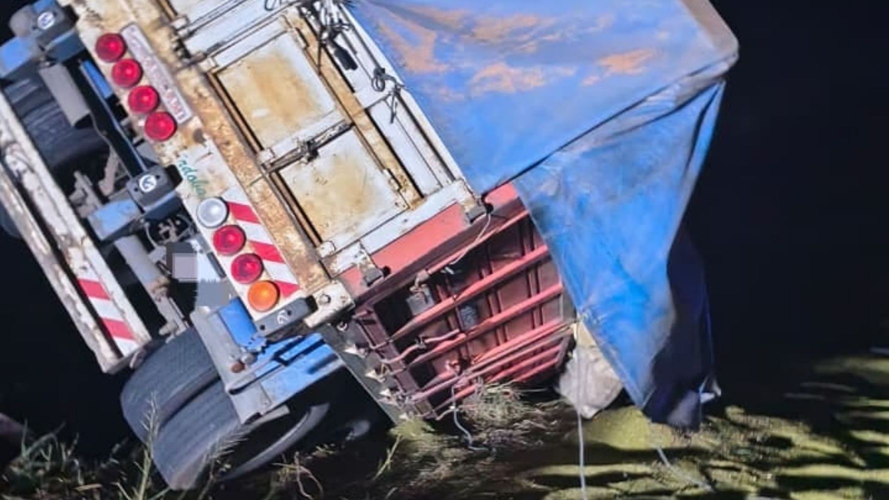El camión involucrado en la tragedia en la Ruta 9.