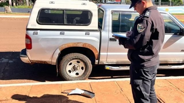 Un conductor perdió el control de su camioneta y dañó una plazoleta en Campo Viera.