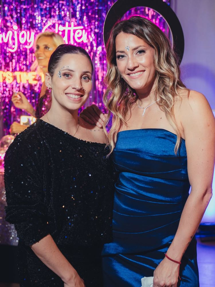 Mica Viciconte y su hermana 