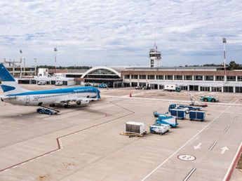 La periodista que estaba en el avión contó la verdad del escándalo sexual de Rosario: "Venía con..."