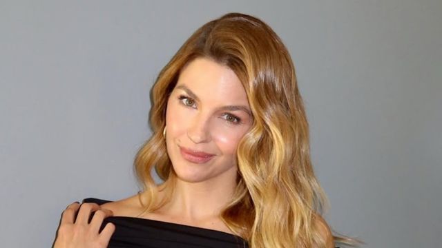 Abrigos de piel, botas de nieve y estética "apres-ski": el sofisticado vestuario con el que Marcela Kloosterboer conquistó la Patagonia