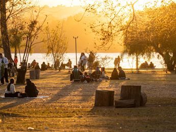 Lunes patrio con sol y frío en Villa Carlos Paz